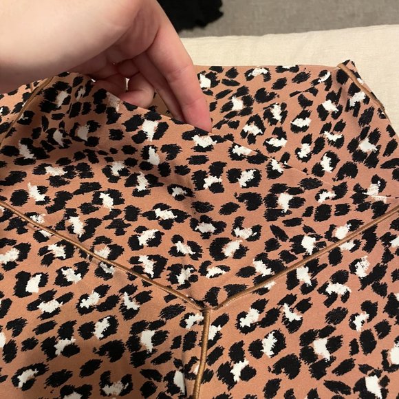 Aerie OFFLINE Leopard Print 3/4 Leggings Size Small - Picture 5 of 5